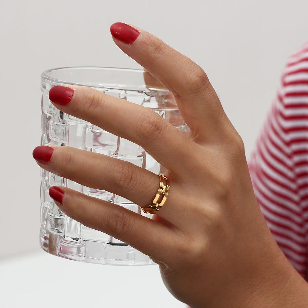 Minimalist Hollow Square Ring: Gold Titanium