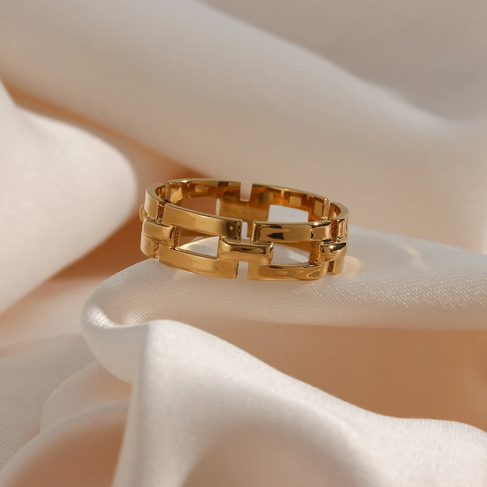 Minimalist Hollow Square Ring: Gold Titanium