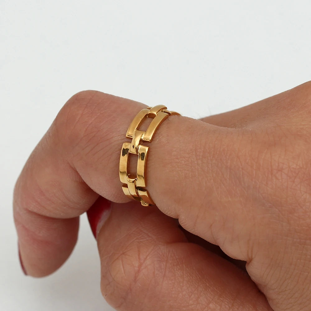 Minimalist Hollow Square Ring: Gold Titanium