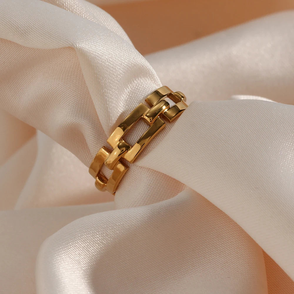 Minimalist Hollow Square Ring: Gold Titanium